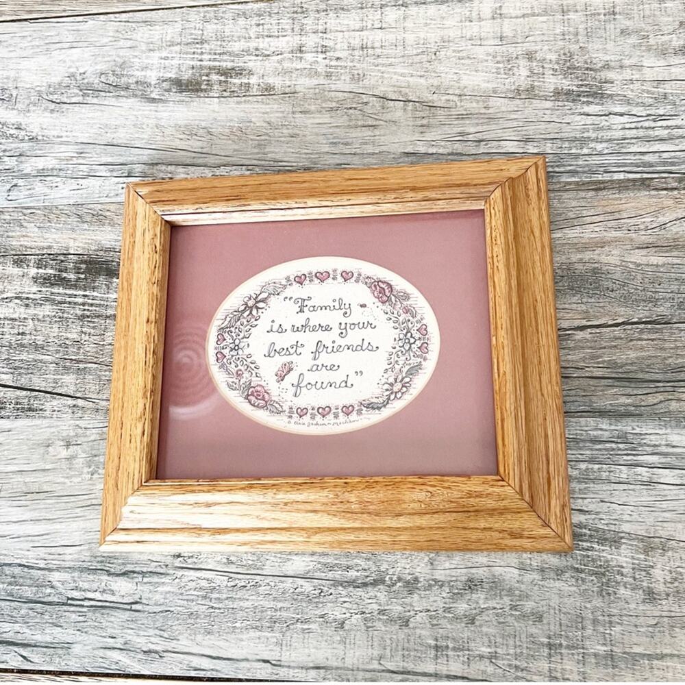 Decorative Wall Decor Frame “Family Is Where Your Best Friends Are Found”